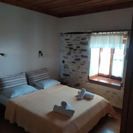 Archontiko Iatridis Pensión Mourésion