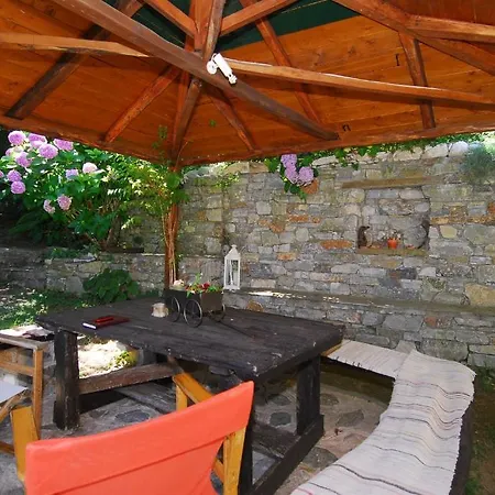 Pensión Archontiko Iatridis 3*