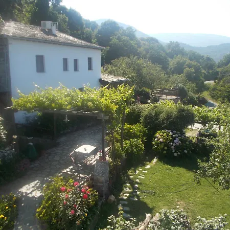 Archontiko Iatridis Pensión