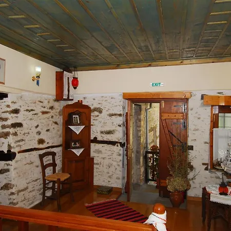 Pensión Archontiko Iatridis Mourésion